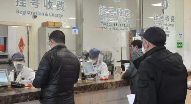 医学生|医院开始“人才抢夺”，三无医学生却无奈宅在家里，太现实了