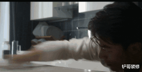 “网红锅具”发黄洗不掉?别着急扔,教你正确做法,干净不留痕迹