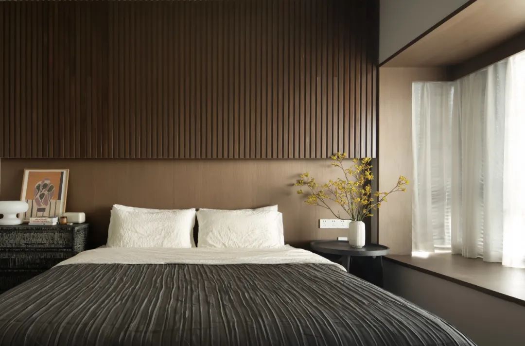 110㎡简约风,雾化壁炉+几何线条,简化空间功能,回归生活本质!