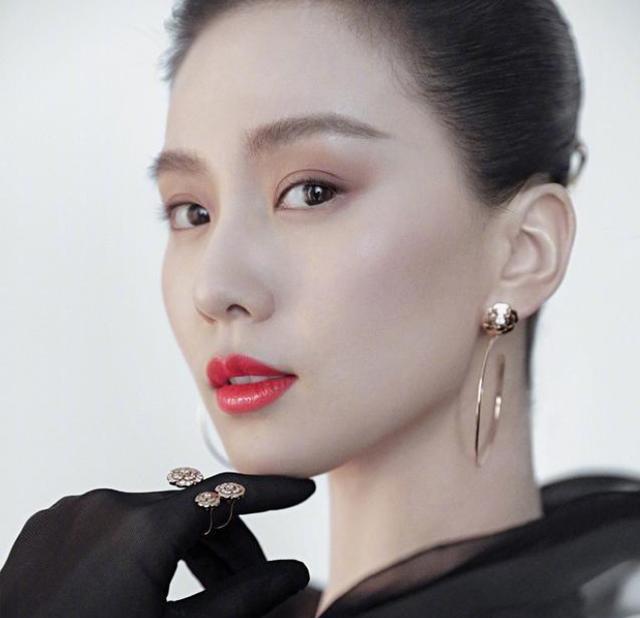 明星素颜|85花的素颜状态:倪妮眼袋重,杨颖肤色暗沉,赵丽颖眉毛杂乱