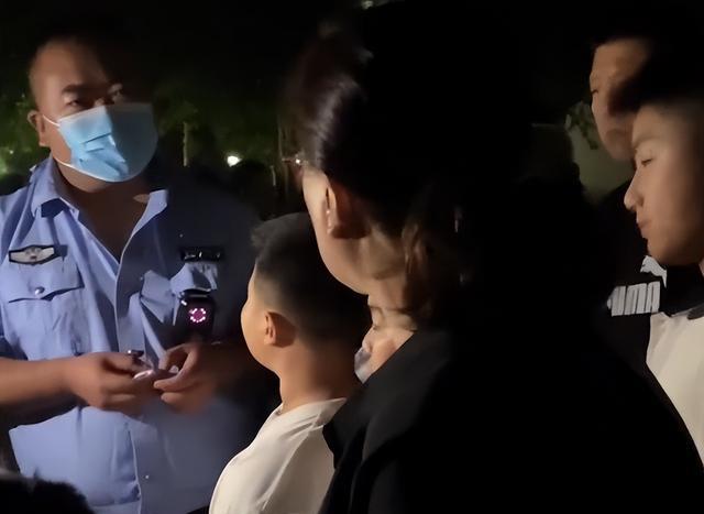 河北广场舞大妈暴打踢足球男孩,妈妈:给我儿子道歉!结局不尽人意