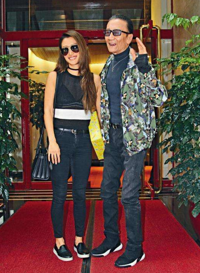 谢婷婷|谢婷婷：风流堪比谢贤，39岁不结婚，未婚生女让谢贤愧疚难当