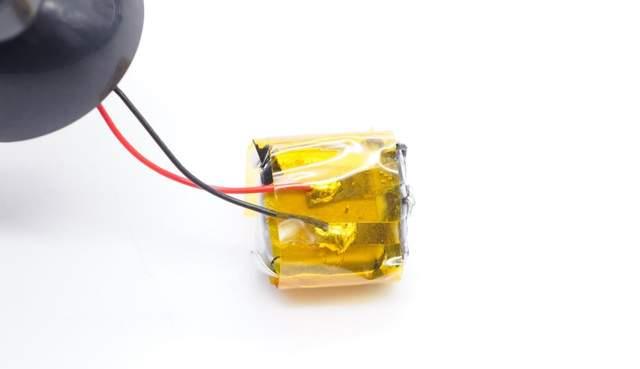 无线耳机|内置英集芯IP5333多功能电源管理SOC，Kiss me Q8真无线耳机拆解