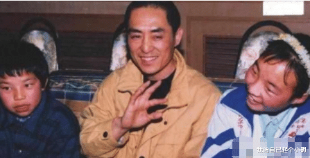 张艺谋|13岁还在家喂猪，张艺谋看中后成名，成为妥妥的人生赢家！