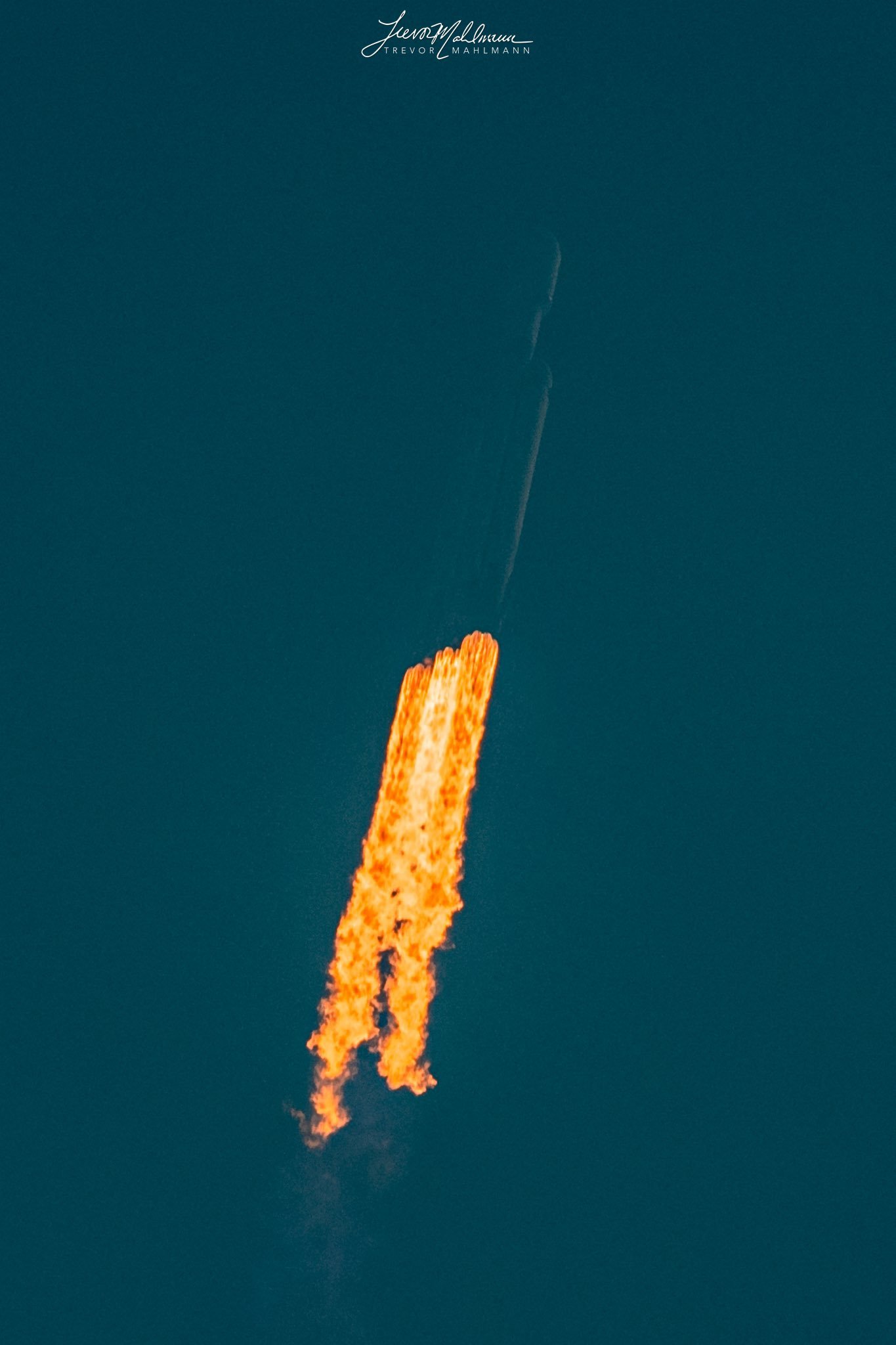 时隔三年,SpaceX再次发射世界现役最强火箭!