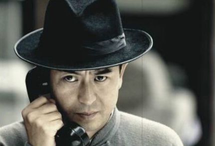 小姐姐|张嘉译：获电视剧大满贯，蛰伏18年熬出头，39岁进入流量“叔圈”