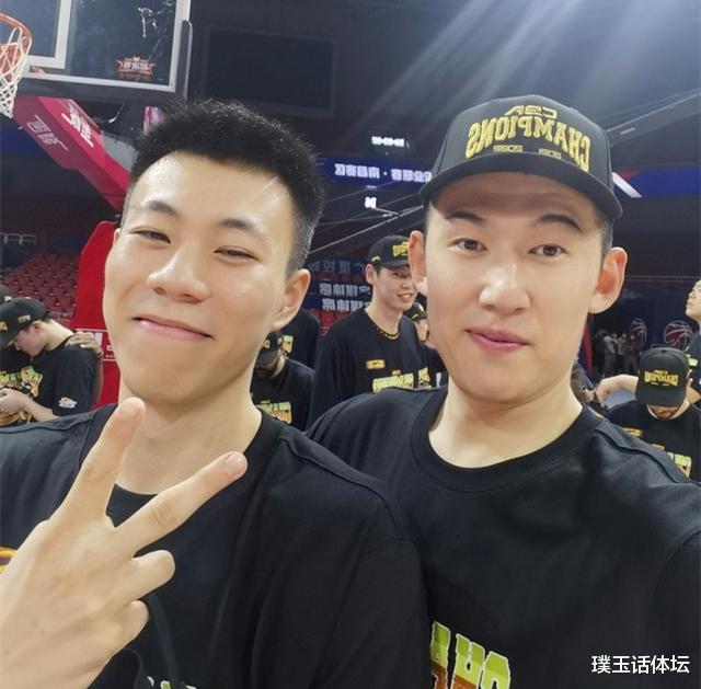 付豪|晚上22: 52分！辽篮付豪社交发声感谢2个人，还有好消息在后边