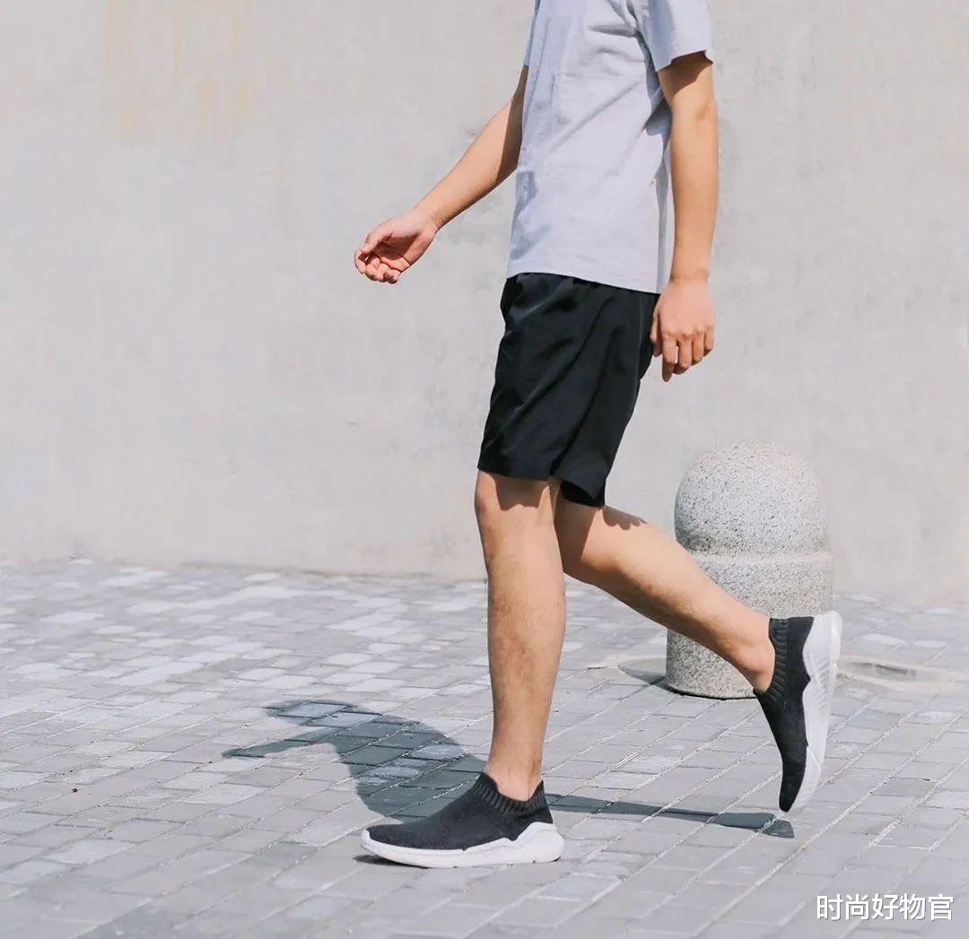 西装 李宁被央媒点名：要把自己玩毁，鞋业“国货之光”诞生，99元吊打阿迪彪马
