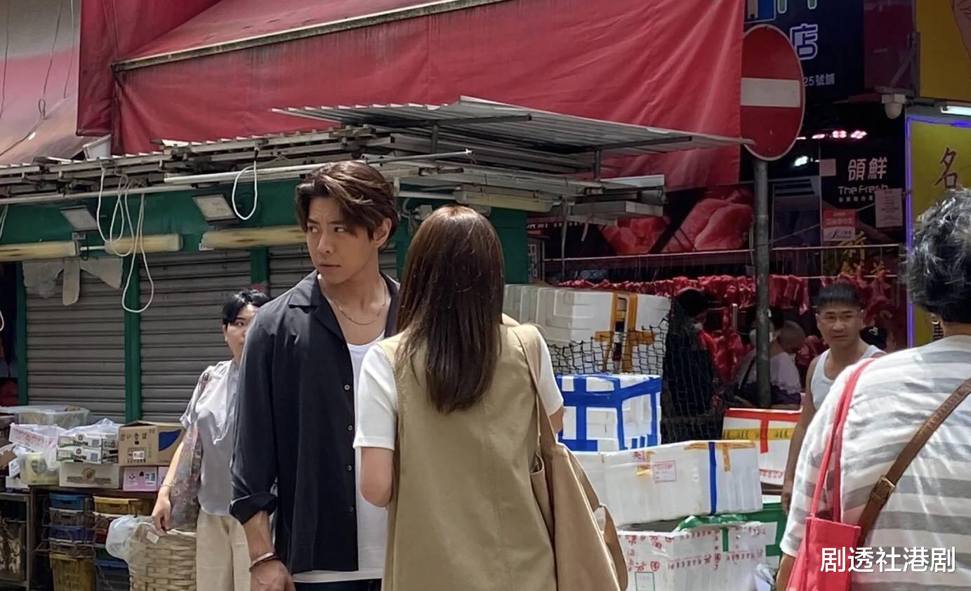 罗天宇|TVB“女神收割机”新剧挑战流氓律师，专为弱势发声，与同性共浴