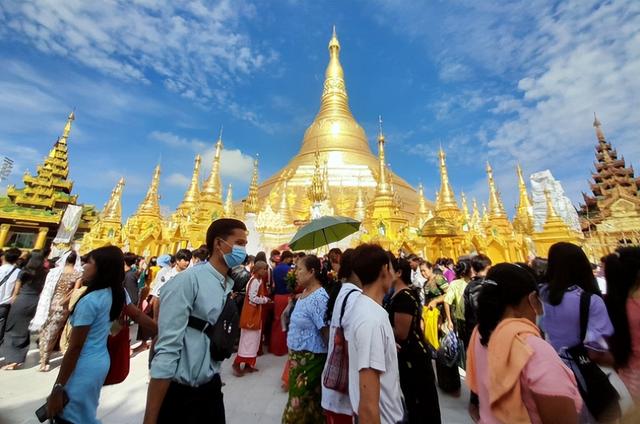 缅甸|近期，前来缅甸仰光大金塔游玩的国内外游客明显增加
