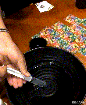 |姑娘!你收敛点,这是相亲,不能暴露你的职业呀!