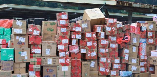 电子商务|中国的实体店很难干下去，是跟电商发达有关系吗？