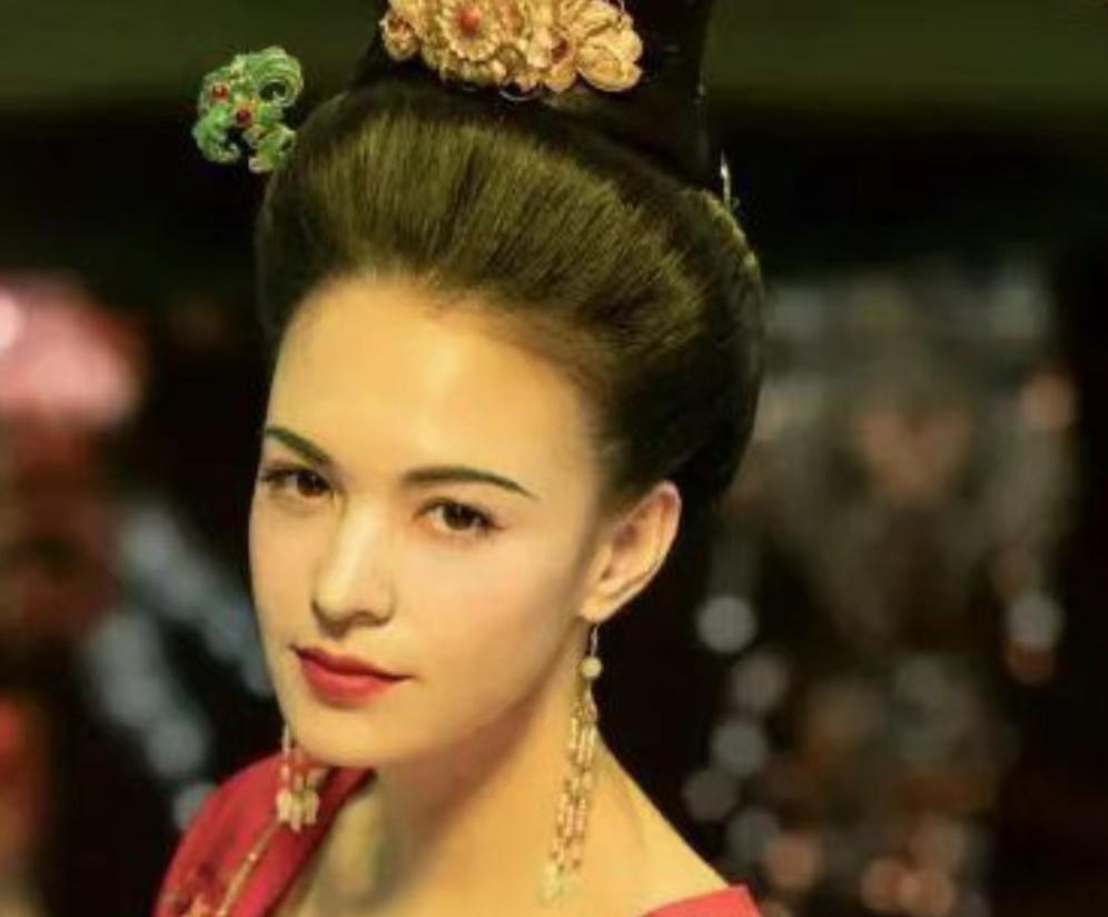 钟丽缇|17位混血女星现状：李嘉欣家庭美满，钟丽缇发福，卢靖珊官宣当妈