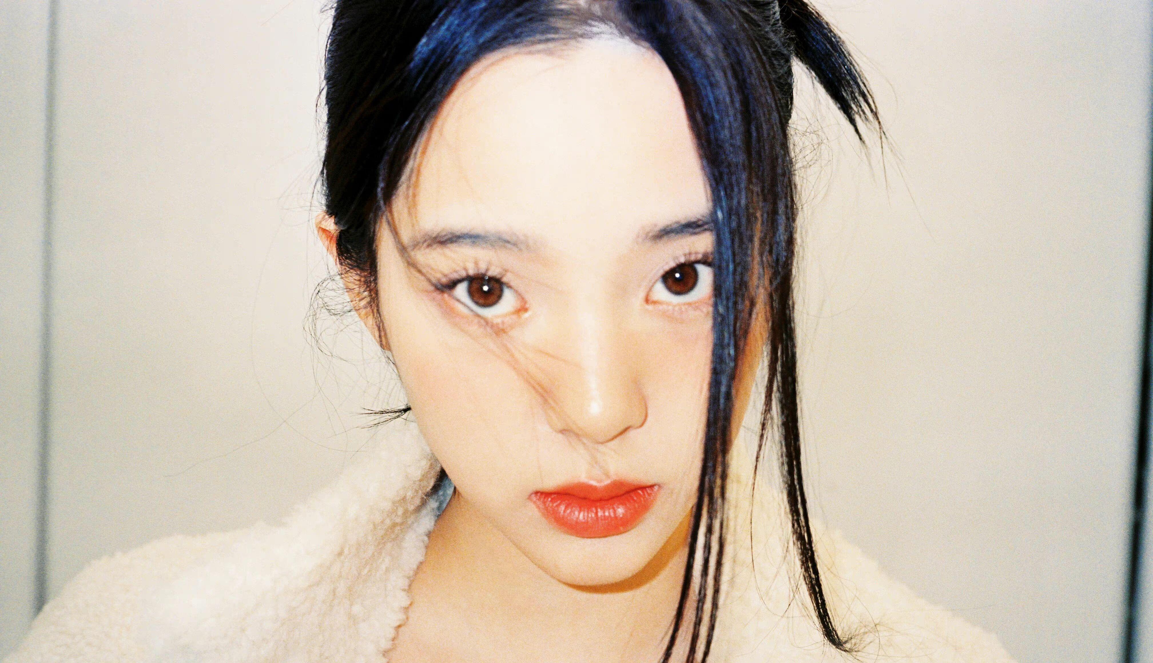 欧阳娜娜|纯美至极！欧阳娜娜胶片美照首公开，氛围感拉满，女儿终于长大啦