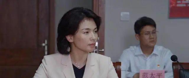 抖音|娱乐圈的10位演员:黄磊演戏被嘲像厨子,赵雅芝摇头晃脑