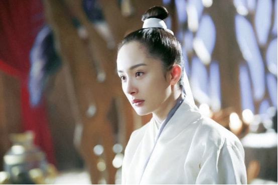 发型 贴头皮是检验女明星的唯一法宝，敢梳这个发型，都是真美人！