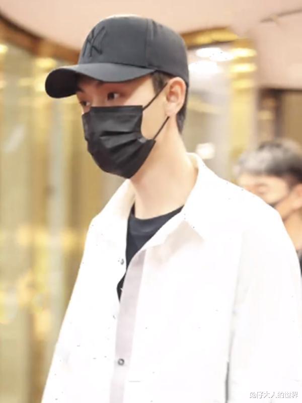 蕾哈娜|德云社秦霄贤前女友发文,在线硬刚老秦粉丝,再次发出警告话语