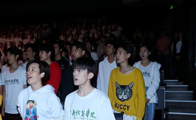 00后|00后大学生不光是来整顿职场，还敢收拾老板，感觉要把老板开了？