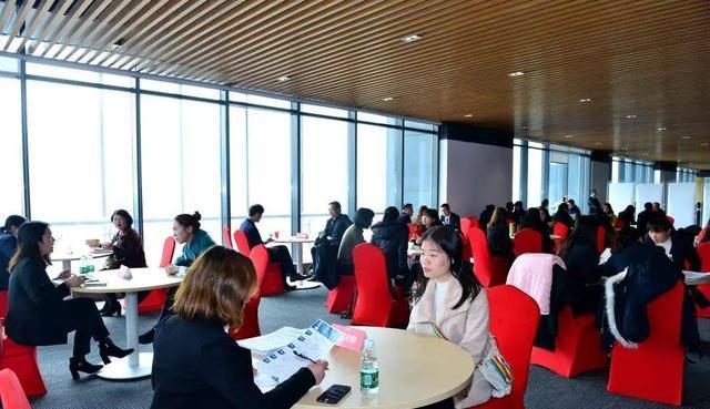 招聘|老员工要求加薪500遭拒,新人工资却高出一倍,3个月后老板慌了