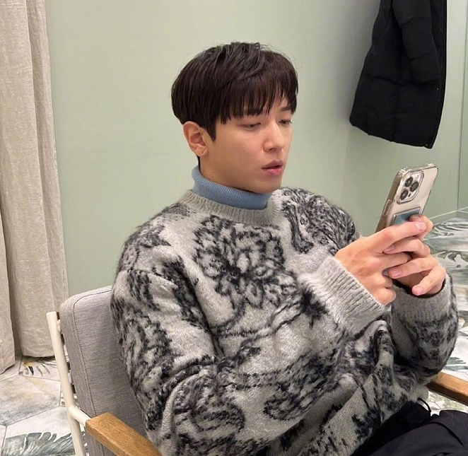 明星|2个月内数十位明星感染新冠，日韩艺人居多