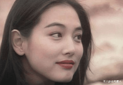 薛佳凝|薛佳凝“硅胶脸”演高中生，陈好发福变大妈，《粉红女郎》也老了