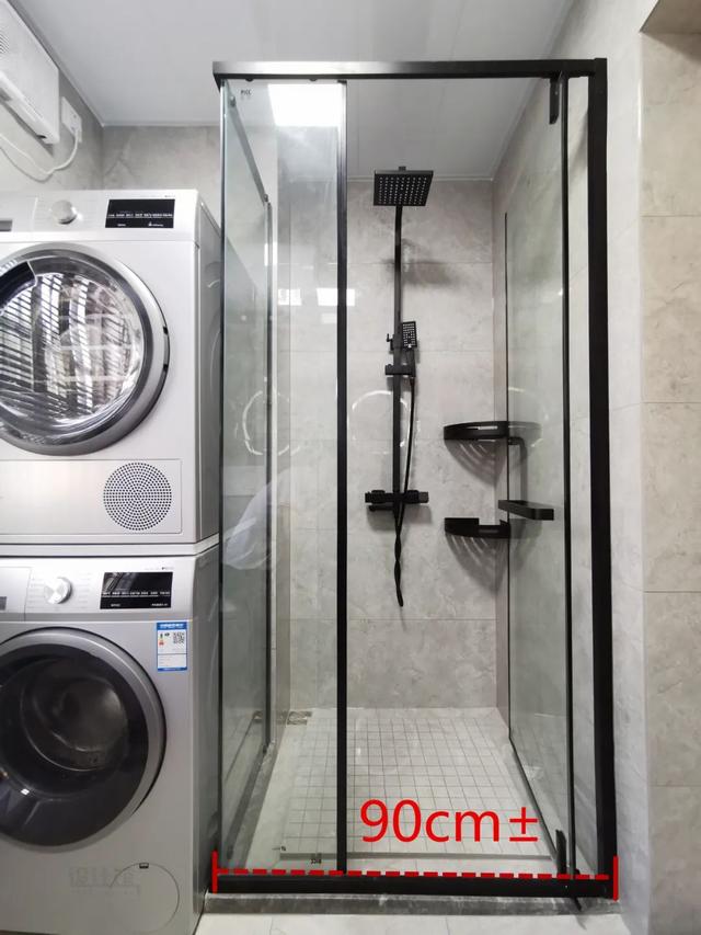 卫生间再小,洗手盆、马桶、淋浴房都得要