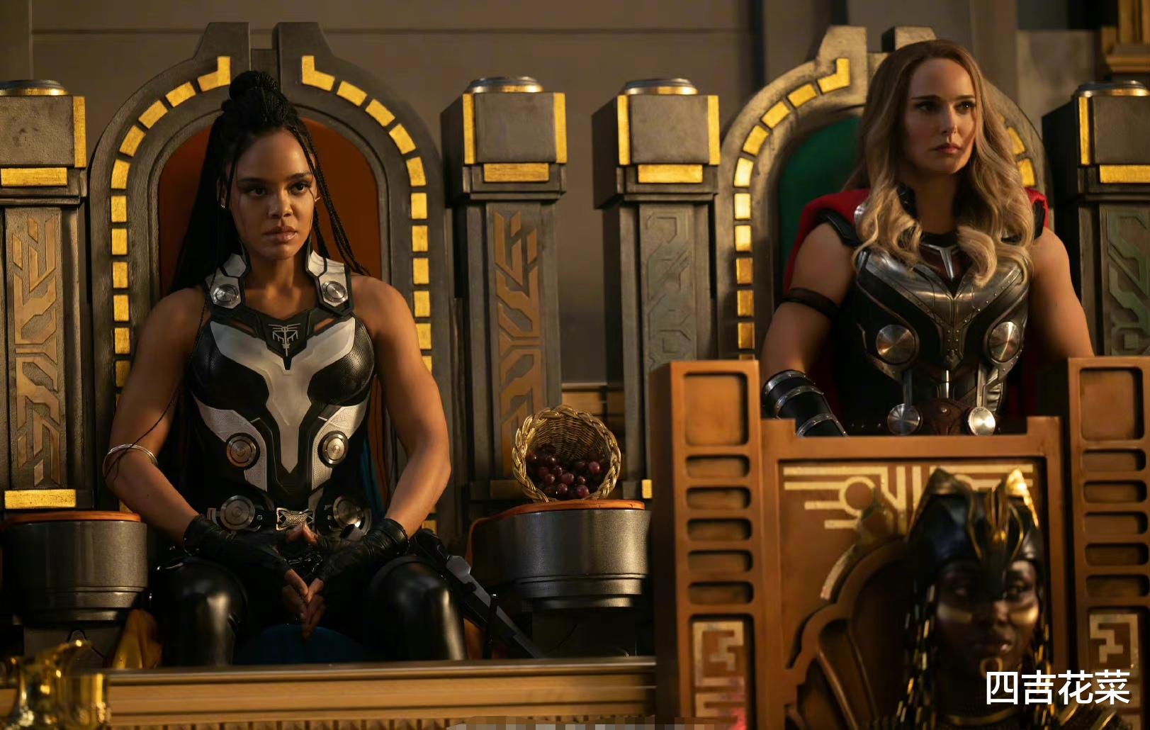 娜塔丽·波特曼 娜塔莉·波特曼亮相《雷神4》：夸张眼影，好像拿锅灰抹的