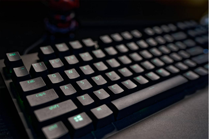 iOS|性能与手感兼得？雷蛇猎魂光蛛V2开箱体验