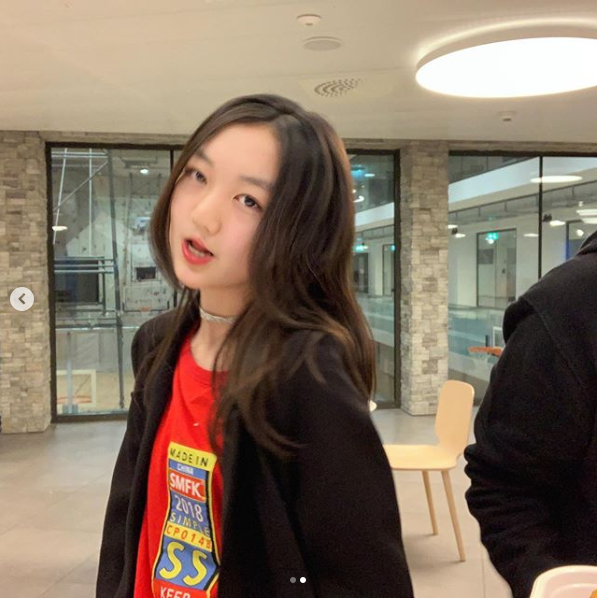 李嫣|16岁李嫣近况模样大变,眉眼气质越来越像王菲,嘴唇仍有明显疤痕