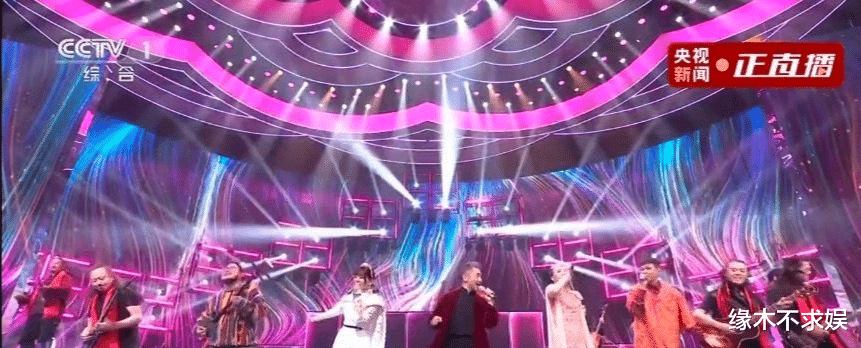 撒贝宁|春晚5大尴尬场面：周深卡门、撒贝宁念错名、阿兰险掉裙子、沈腾王宝强也有小情况