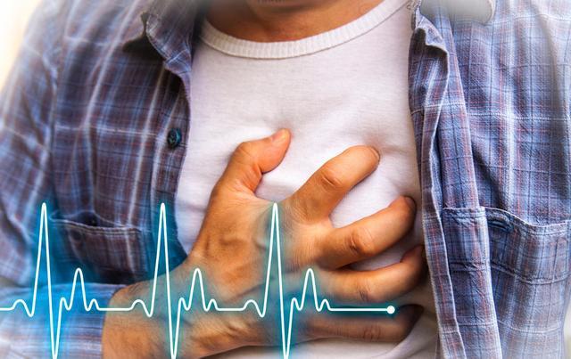 按摩|心梗发生前,身体有3个信号,保护心脏健康,谨记“3多、3少”