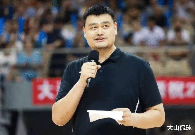 利物浦|搞了半天，郭艾伦的不高兴是因为易建联和姚明