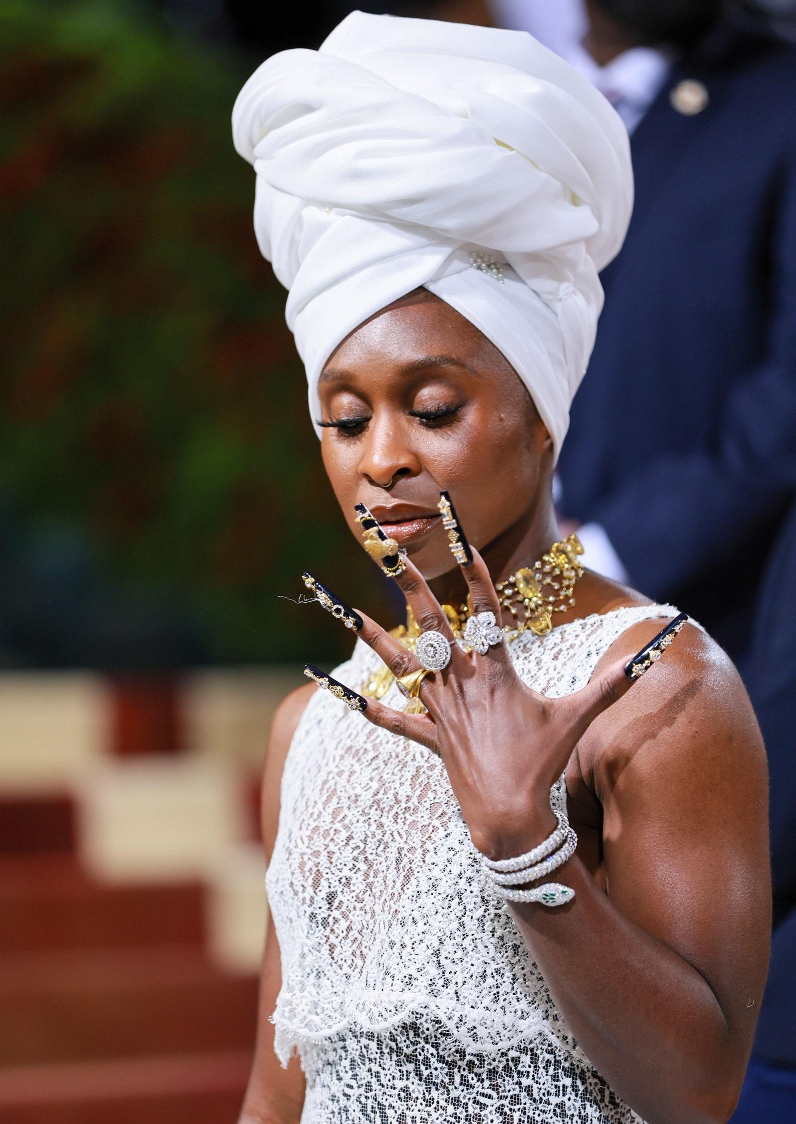 发型 2022夏季红毯美女六大时尚趋势