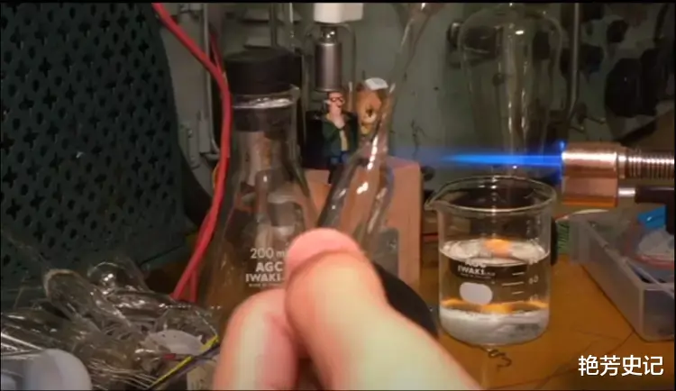他为了摸鱼发明的工具，让全世界的科研狗工作量增加 8 倍……