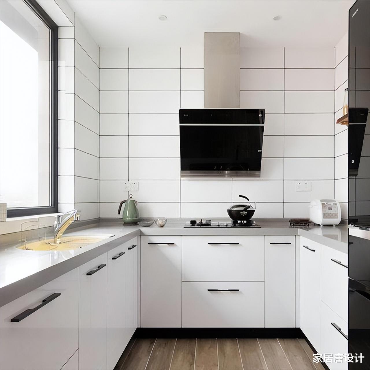 厨房吊柜总“磕头”,怎么办?看看聪明人的做法,个个实用!