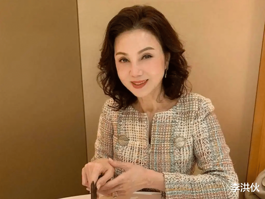 谢玲玲|港星谢玲玲,24岁嫁入豪门,生育五胎后被迫离婚,如今活成了豪门