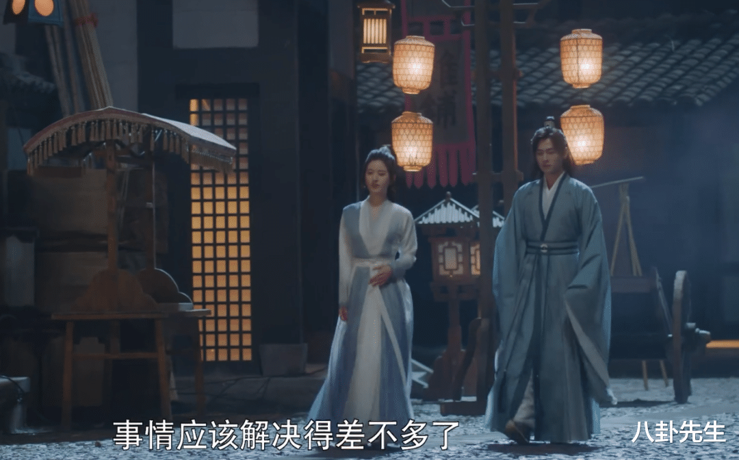 赵露思|赵露思身高成谜？拍古装剧穿高跟鞋，跟别的女星同框总矮半个头