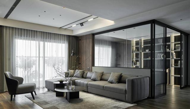 150沙发背景墙拆一半，更通透！隔成4室，一家四口住不输别墅