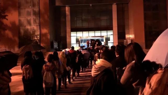 清华大学|清华大学一组偷拍照流出后，才能理解那个歧视普通高校的面试官！