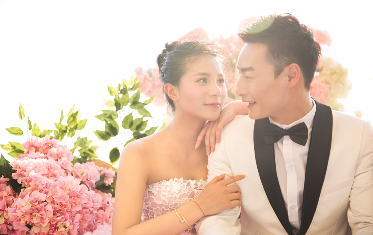 何姿|跳水女神何姿：4岁时妈妈去世，颜值与实力并存，不嫁豪门嫁师兄