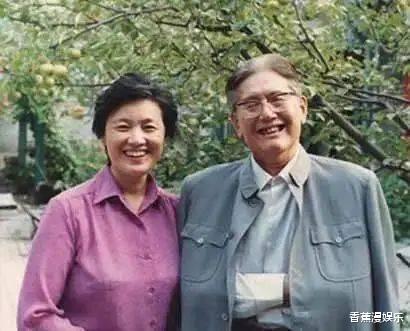 洪晃|陈凯歌61岁前妻洪晃疑似精神出问题了,出身名门的她是在做自己还是真疯了?