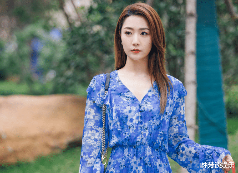 秦海璐|仅播一集，热度三亿，影后秦海璐一出手，给职场剧带来“王炸”！