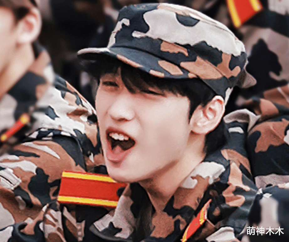 明星|流量爱豆军训状况不断:踢坏鞋底惹关注,代表领奖被质疑搞特权