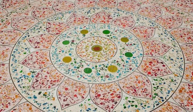 水磨石地面的优缺点各有5点，是否做水磨石地面，更应该看其缺点