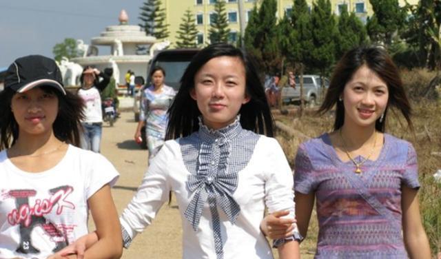 云南|世界上第二个中国？讲中文吃中餐还用人民币，连手机号都是移动