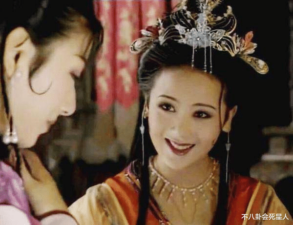 溜肩|溜肩才是美人肩，这9位女星全是古装美人，秒杀一众直角肩