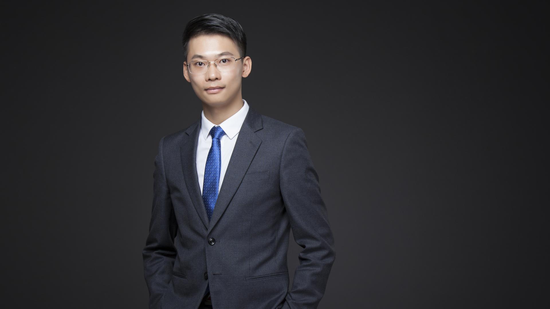 男子给15岁情人转账10多万，妻子起诉返还却被法院驳回！