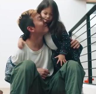 陈冠希|陈冠希育儿观引争议？网友：居然甘愿跟一个浪子学怎么教育女儿