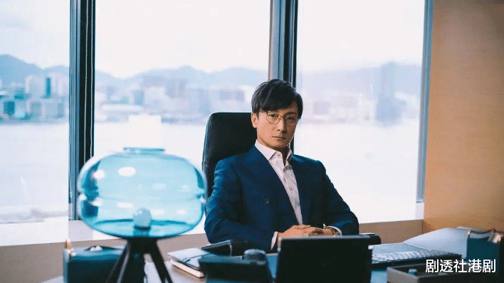 方力申|圈中笋盘！知名港星罕晒千尺豪宅，家中堆满藏品连厕所马桶旁也有