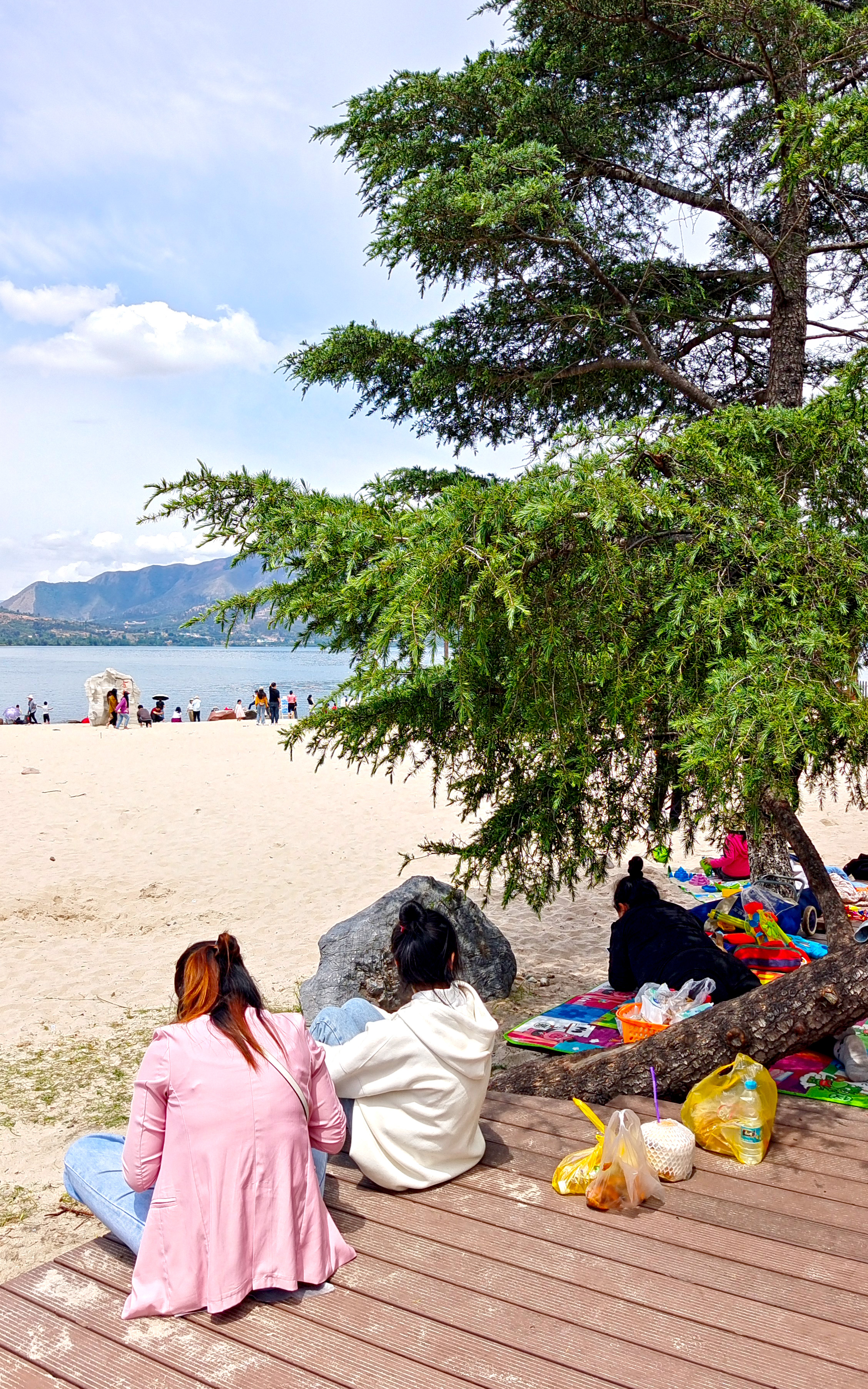 沙滩|尽显热带风情，四川总算有一处像模像样的踩水、玩沙、观海沙滩了